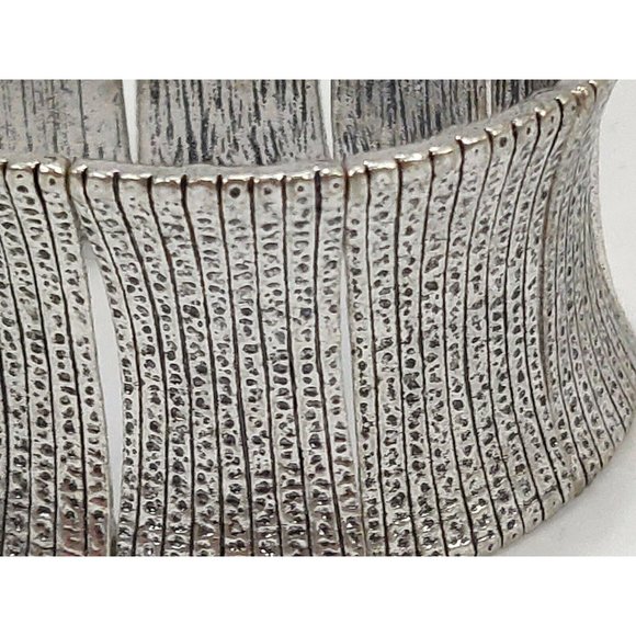 Chuns Fashion Women's Bracelet Silver Metal Cuffs - Picture 2 of 9